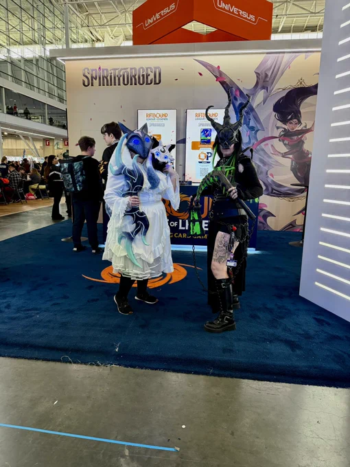 Kiwisnstars dressed as Kindred BucklingGoblin dressed as Threah