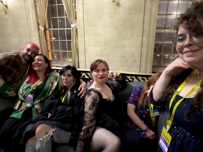 Gummijay Ravynia BucklingGoblin Jessyquil MsHoboslayer & Kiwisnstars pose for a selfie at the Boba event !