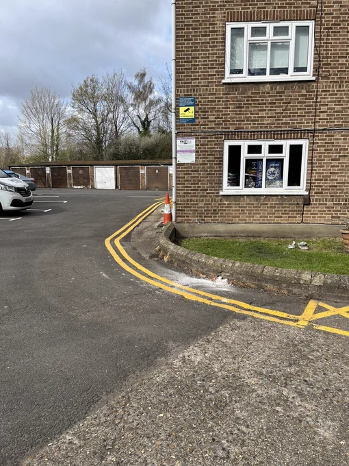Double yellows keeping keen clear for Veolia lorries