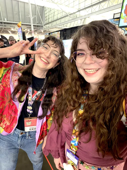 Kiwisnstars & Kaye from Royalty Free For All pose for a selfie