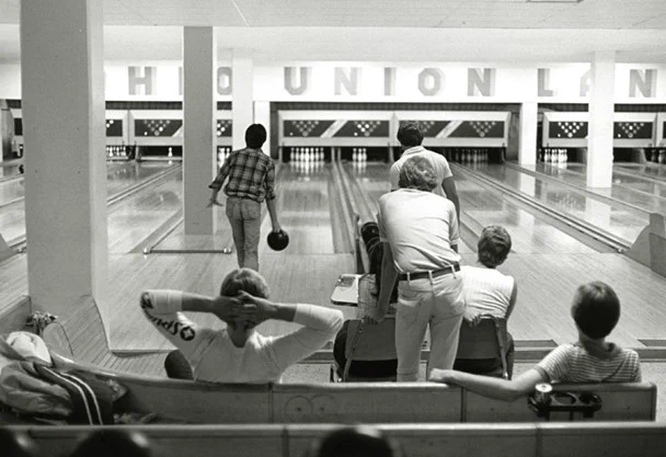 Students bowling at the Ohio Union, 1970s