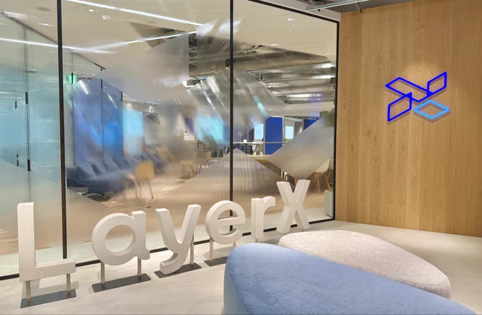 LayerX社のエントランスの写真