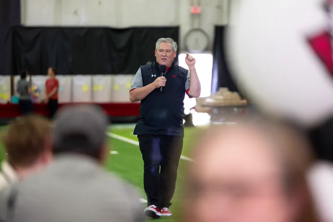 President Mike Licari speaking at the Employee Appreciation Day event at Austin Peay State University.