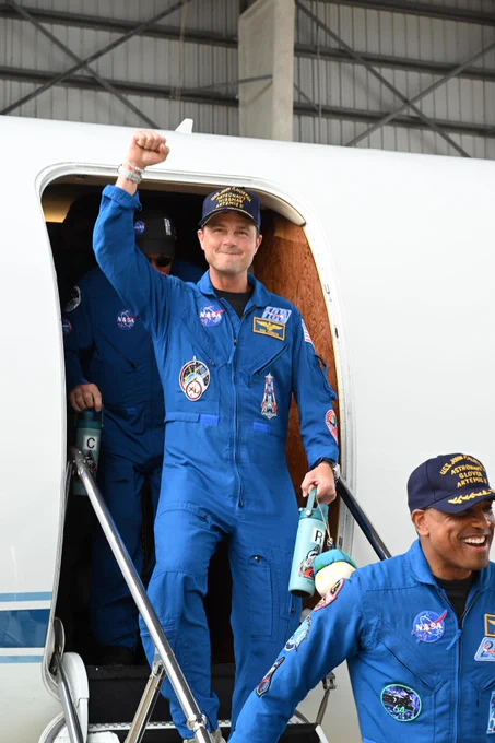 Artemis II Commander Reid Wiseman returns home to Houston, stepping off a plane at Ellington Airport near NASA's Johnson Space Center, on Saturday, April 11, 2026, following his 10-day mission around the Moon. He and his three fellow crew members launched April 1, 2026, from NASA’s Kennedy Space Center in Florida, and splashed down off the coast of California on Friday, April 10, 2026. Credit: NASA/ROBERT MARKOWITZ