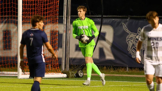 Kiernan DiBella with ball in hand during a non-conference match against MSU Denver in September 2025