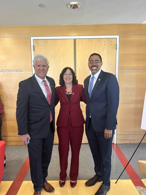 Chancellor King and Stony Brook leadership at the fireside chat.