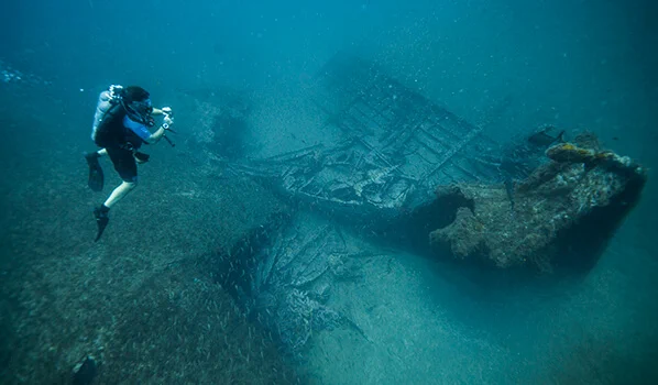 📸 Bow section of W.E. Hutton (NOAA)