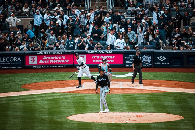 Aaron Judge hits a home run.
