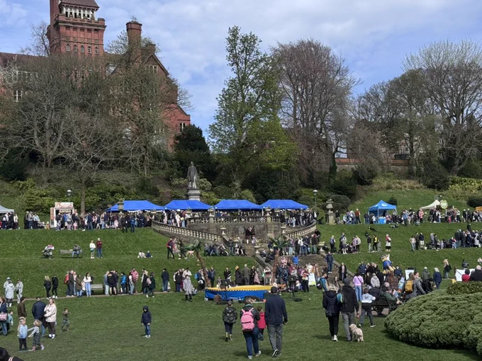 People and stalls on grad