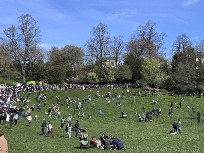 Park with lots of pe