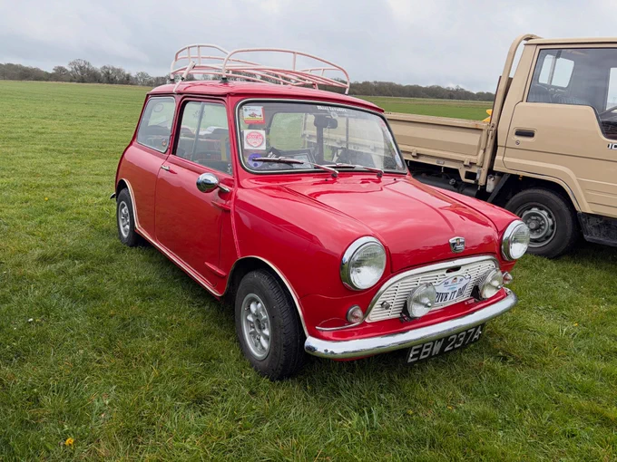 Another #ClassicMini, like a popular chocolate treat, Miniphernalia.co.uk is spoiling us! A lovely #AustinMini on #Easter #MiniMonday - http://miniphernalia.co.uk