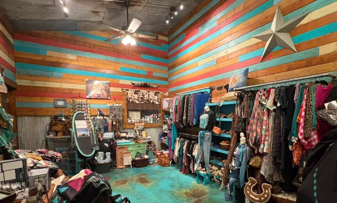 Myth: Kansas is Boring. Truth: Yes… if you think charming, small towns, breweries, boutiques like Barnwood & Bling in Colby, coffee roasters, lavender farms, museums, pumpkin patches, wineries, and creative arts are boring.
Photo courtesy of Barnwood & Bling in Colby