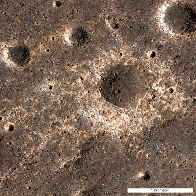 🚨 BREAKING: Ancient volcanic plains on the Moon revealed in new 8K color reconstruction 🌕
Spacetracker.space revisited archival lunar data and uncovered detailed mare geology never seen like this before

These dark regions are not seas
They are billions-year-old basalt lava flows filling massive impact basins

A frozen record of the Moon’s volcanic past is now visible in full detail