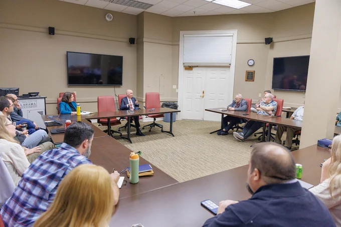 President Mohler attends a meeting with the Faculty Assembly Committee.