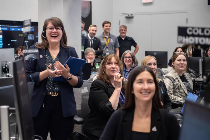 Photographic coverage of Artemis II Lunar Science Team during Lunar Flyby in Science Evaluation Room. Photographer: NASA/Luna Posadas Nava