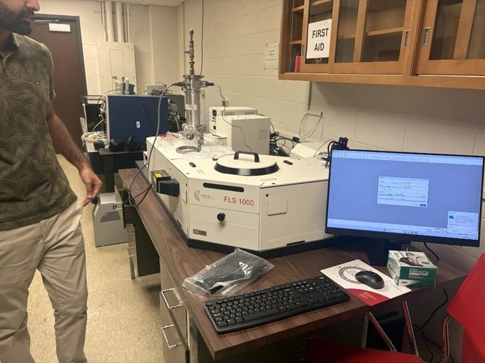 FLS1000 in university of Texas lab 