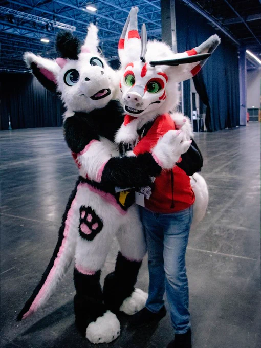 Picture with Tiesci's fursuit, also known as Thesecretcave 