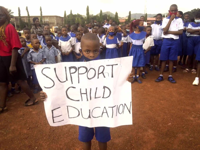 The Helper Social Development Foundation is working to change this by providing books, uniforms, school bags, and shoes to 200 children in need.