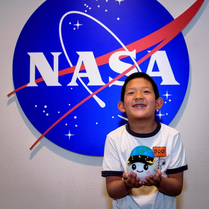  Lucas Ye, the designer of the Artemis II Moon mascot, \u201CRise.\u201D