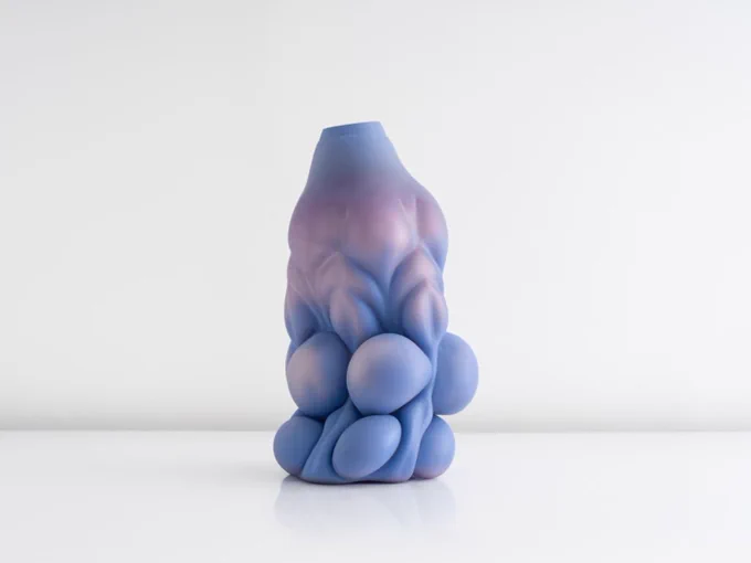 In Hansdotter’s hands, glass does not preserve stillness. It remembers movement. https://randomunknownartist.com/2026/04/11/hanna-hansdotter-where-glass-refuses-stillness/