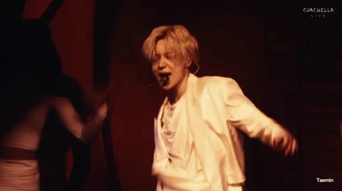 A DANCING MACHINE FOR A REASON 🕺🏻 

LOOK: Taemin — solo artist and SHINee’s main dancer and vocalist — kicked off his extravagant Coachella set with "Sexy in the Air" then showed off his smooth dance moves with "WANT."

The K-pop veteran is performing on the Mojave Stage on Day 2 of the festival. | 📷: Coachella, Mojave/YouTube via @HMallorcaINQ 

