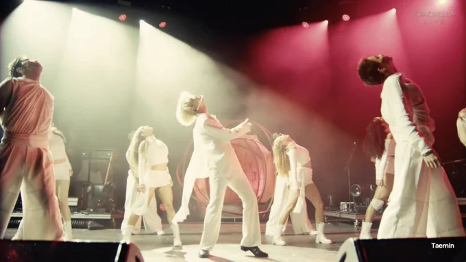 A DANCING MACHINE FOR A REASON 🕺🏻 

LOOK: Taemin — solo artist and SHINee’s main dancer and vocalist — kicked off his extravagant Coachella set with "Sexy in the Air" then showed off his smooth dance moves with "WANT."

The K-pop veteran is performing on the Mojave Stage on Day 2 of the festival. | 📷: Coachella, Mojave/YouTube via @HMallorcaINQ 

