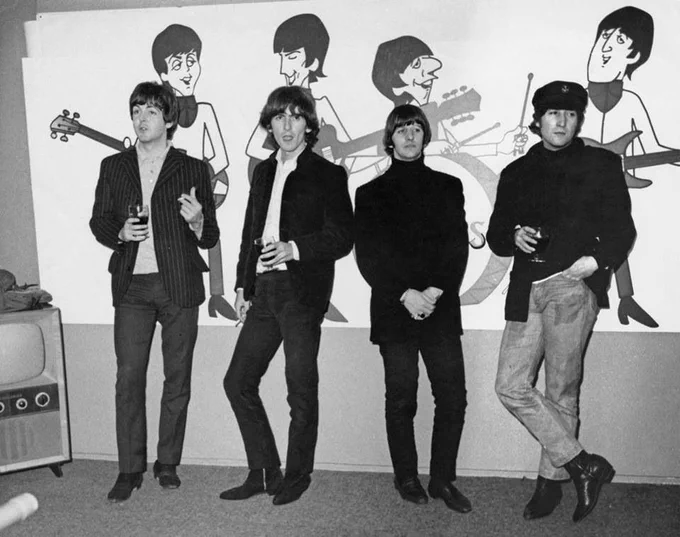 The #Beatles pose in front of animated cartoons of themselves in London on 11th November 1964. 
📷Mark and Colleen Hayward