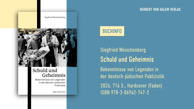 Ein Mann steht auf einer Straße und liest eine Zeitung.