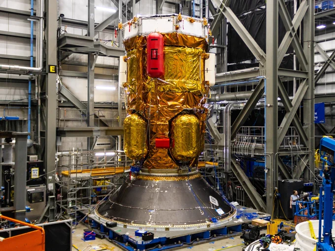 The Blue Moon MK1 lunar lander "Endurance" mounted atop a payload adapter inside Blue Origin's TCAT facility during modal testing.