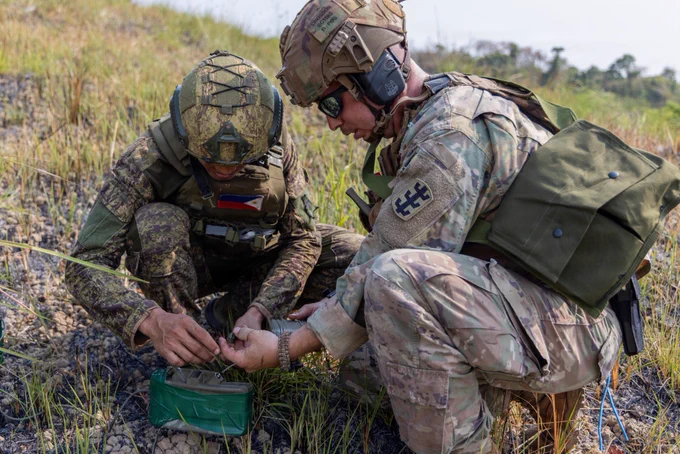 U.S. and Philippine soldiers conducting demolition training as part of exercise Balikatan.