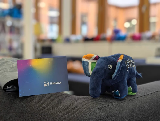 Elephant en peluche PHP aux couleurs de Tideways.