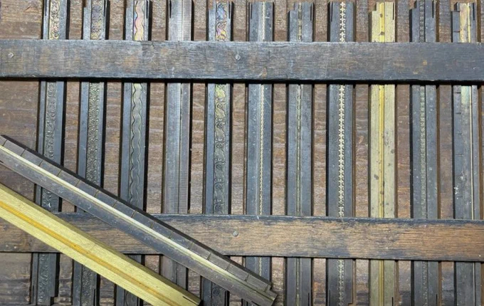 Linotype border slides
