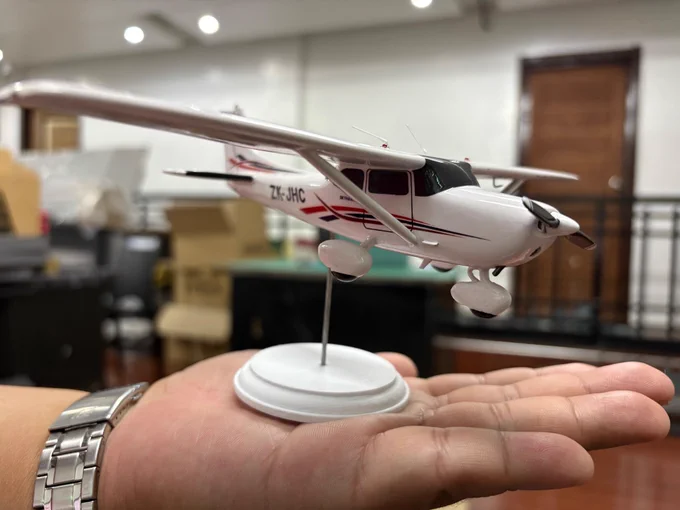 cessna 172 miniature model