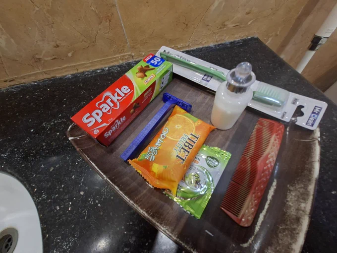 Sparkle Chhotu and an opened razor
