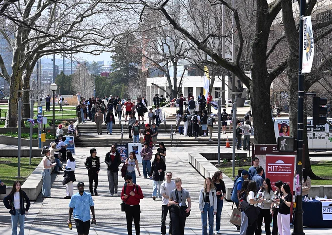 A crowd of students near the MIT Student Center.
