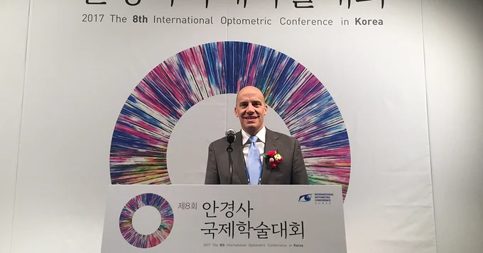 Dr. David Damari