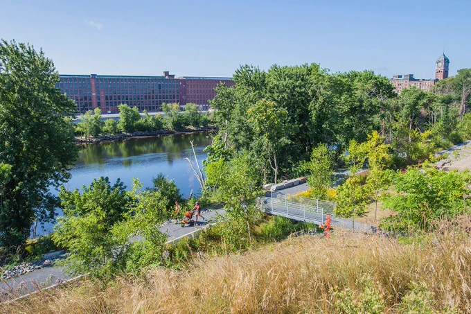 ASLA 2021 Professional General Design Honor Award. Ferrous Foundry Park. Lawrence, Massachusetts. Stimson / Ngoc Doan