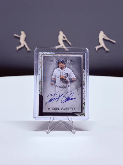 2022 Topps Diamond Icons Autographed Card
Miguel Cabrera, Detroit Tigers (10/25)
