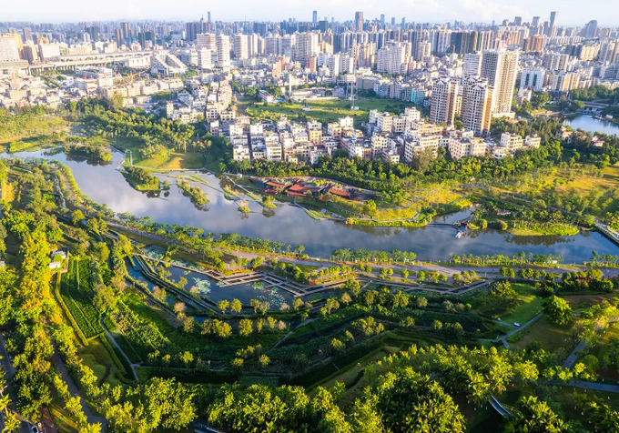 ASLA 2025 Professional Urban Design Honor Award. Turning Gray into Green: Meishe River Greenway and Fengxiang Park. Haikou, Hainan Province, China. Turenscape. 