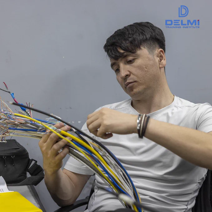 𝗡𝗲𝘄 𝗡𝗲𝘁𝘄𝗼𝗿𝗸 𝗖𝗮𝗯𝗹𝗶𝗻𝗴 𝗦𝗲𝘀𝘀𝗶𝗼𝗻 𝗞𝗶𝗰𝗸𝘀 𝗢𝗳𝗳