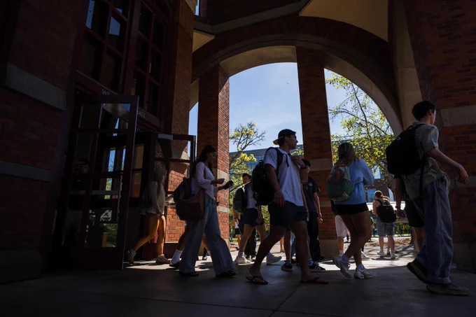 Students exiting Willamette Hall after class.
