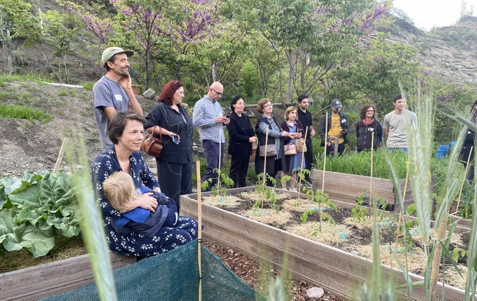 With support from the Czech Republic, UNDP brought hands-on environmental education directly into classrooms across Georgia. 10 educational institutions, 30 teachers, and 500 students created urban gardens and explored the basics of healthy soil and composting.
Photo: UNDP | NGO ‘Kona’