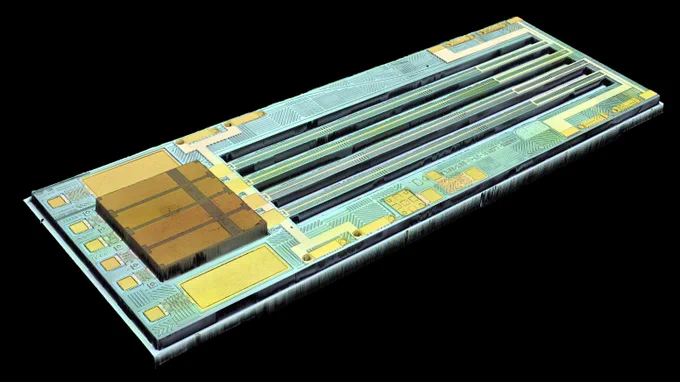 POET Blazar™ is an external light source that addresses the core challenges of delivering scalable, manufacturable light for next-generation architectures.