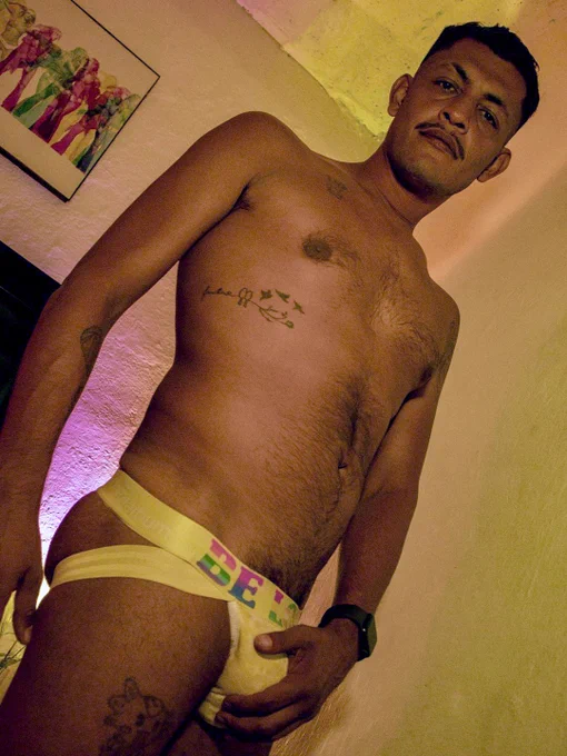 Hoy tenemos gana de reventar un culo rico y hasta dar una buena mamada de verga…. Manden sus fotos 

@BrossPorno @Funny_MXXX @guadalajara_gay