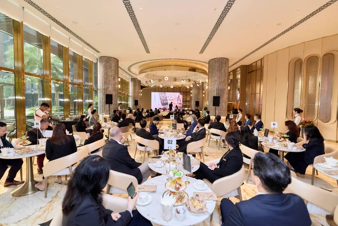 Mastering the art of afternoon tea as part of the Ascott Global
Brand Academy programme. For the Ascott brand, every
ritual is an expression of its hallmark of gracious living,
where attention to the smallest detail is what turns a good stay
into one guests remember.