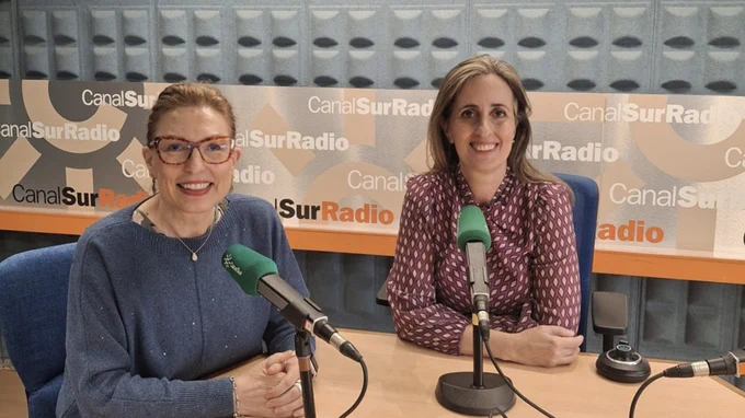Carmen Yoldi, enfermera educadora en diabetes y la Dra. Mª Asunción Martínez, presidenta del Comité Organizador del #SEDiab2026 en su intervención en Canal Sur Radio