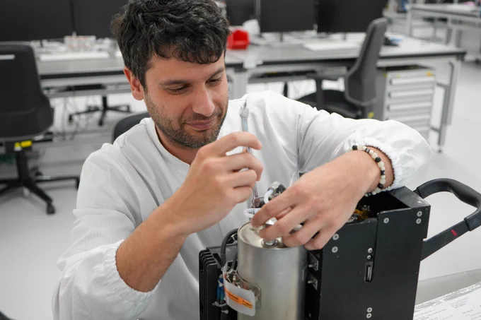 Lufthansa Technik Portugal has achieved a significant milestone with its official certification as an EASA Part-145 approved location. This approval marks the transition from training activities to certified maintenance work on real aircraft components. The first approved component category is coffee makers, and the first units have just arrived. Further approvals are expected in the coming months.