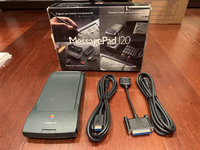 Apple Newton MessagePad 120 with box, cables, disks and literature