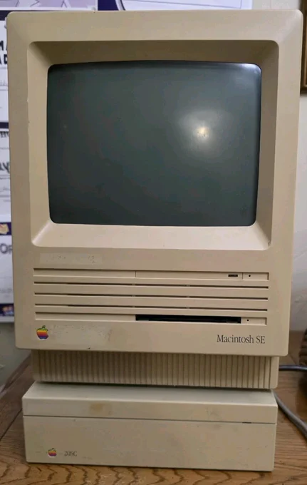 Apple Macintosh SE M5011   Tested & Works