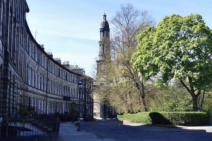 Image of 'pristine' New Town street.